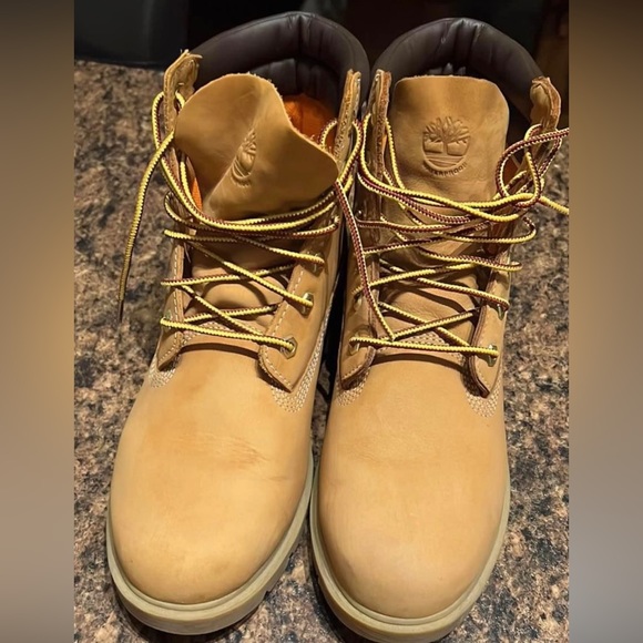 Women’s timberland boots size 8.5 hardly worn - Picture 2 of 4